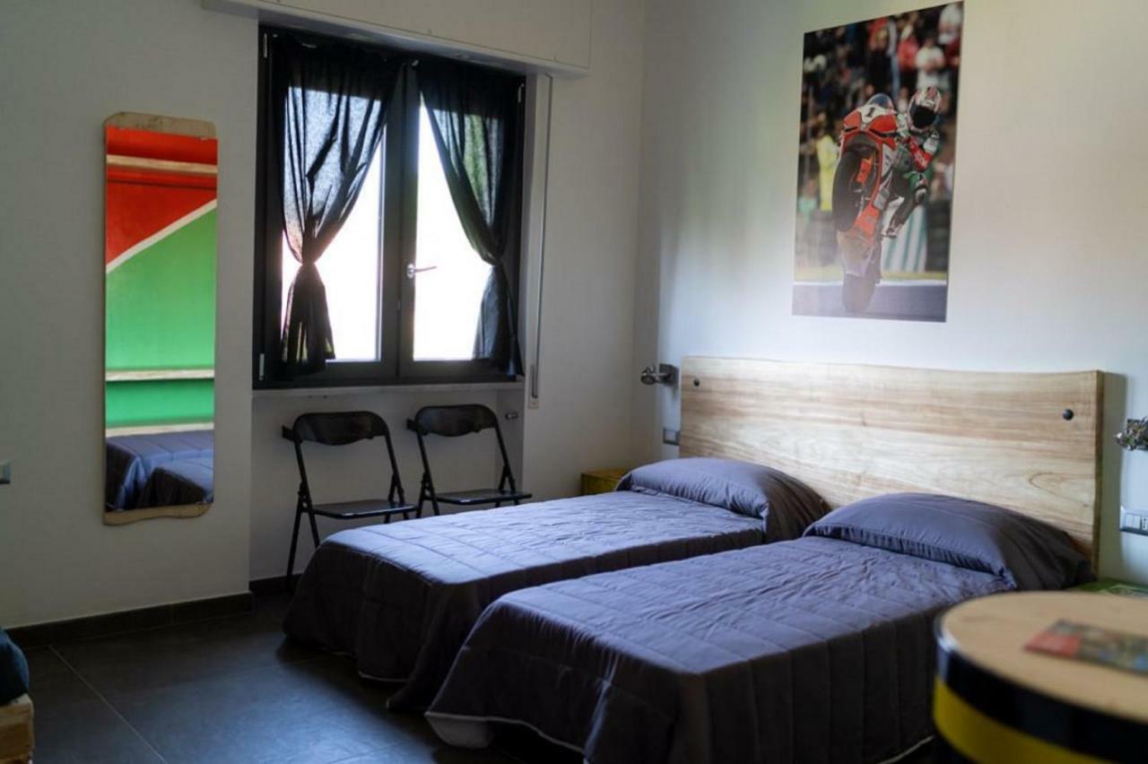 לינה וארוחת בוקר Millesimo Italian Piston House Sport Moto Rent מראה חיצוני תמונה