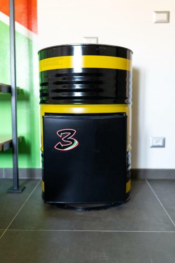 לינה וארוחת בוקר Millesimo Italian Piston House Sport Moto Rent מראה חיצוני תמונה